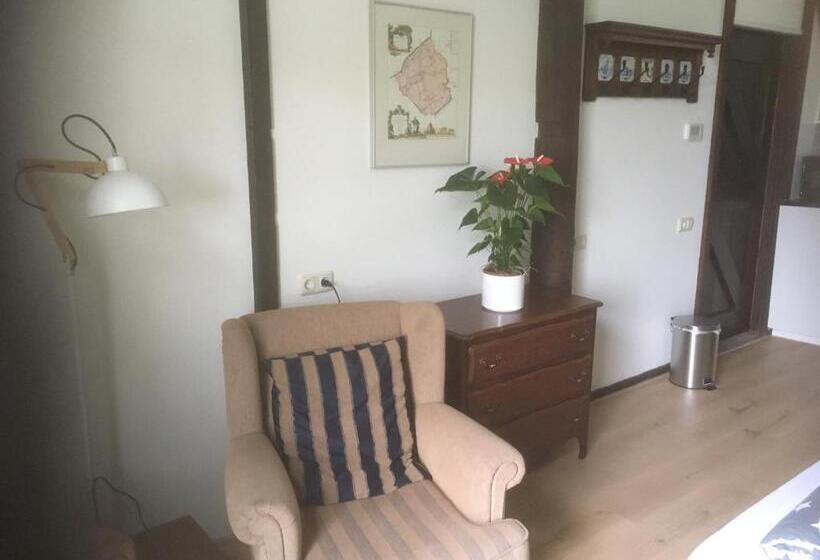 شقة غرفة واحدة, B & B Zazza