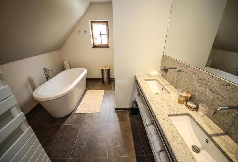 סוויטה עם מרפסת, B&b 't Hof Van Spiere