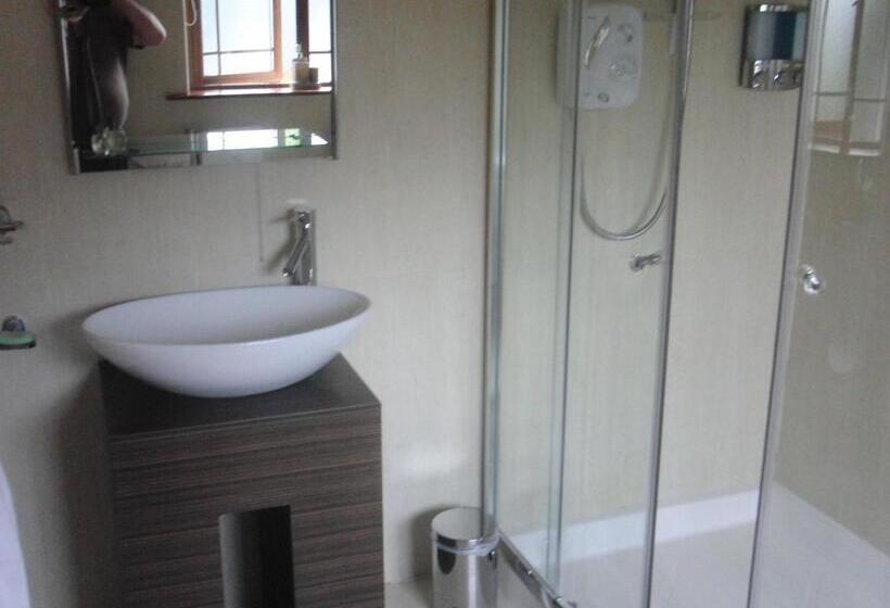 غرفة قياسية, Woodlands House