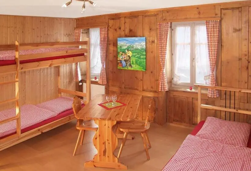 ルームシェアのワンベッド, Boardercamp Laax   Swiss Mountain Hostel