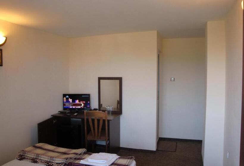 غرفة قياسية مزوَّدة بشُرفة, Family Hotel Diana