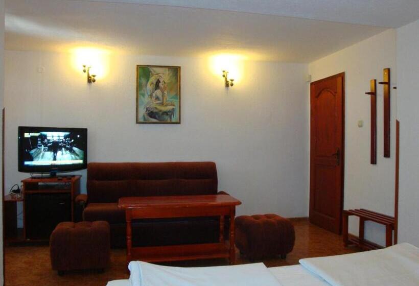 스탠다드 스튜디오 (테라스구비), Family Hotel Diana