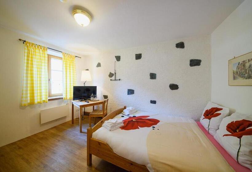 带共用浴室的标准房间, Albergo Ristorante Miralago