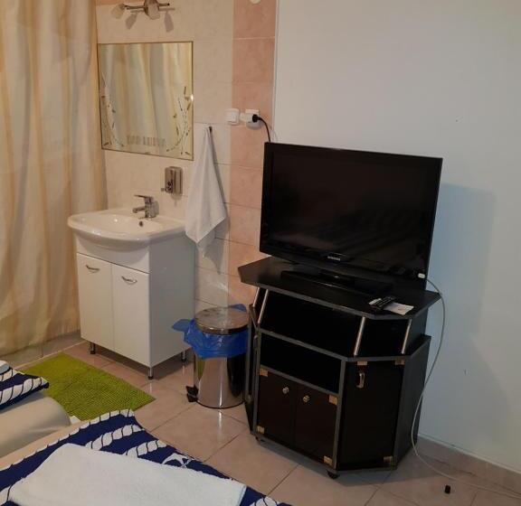 חדר אקונומי, Motel Kotva