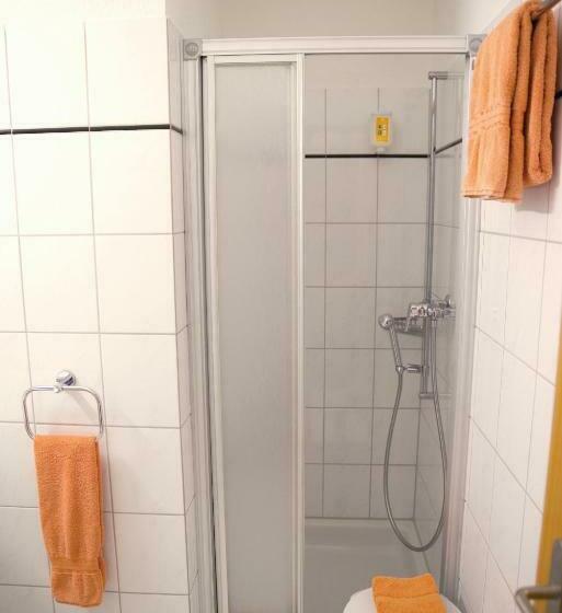 标准单人间, Garni Arnegg