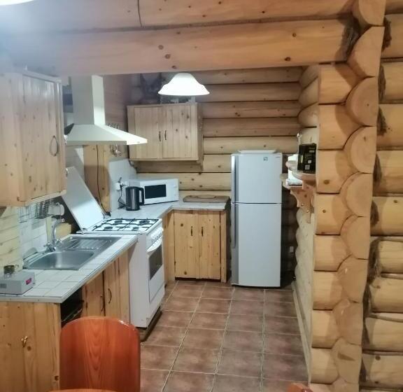 Quarto Triplo Estandar, Stara Khata карпати