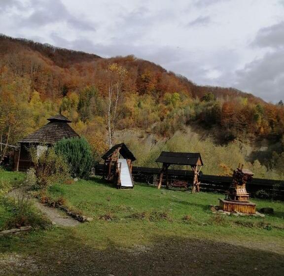Quarto Triplo Estandar, Stara Khata карпати