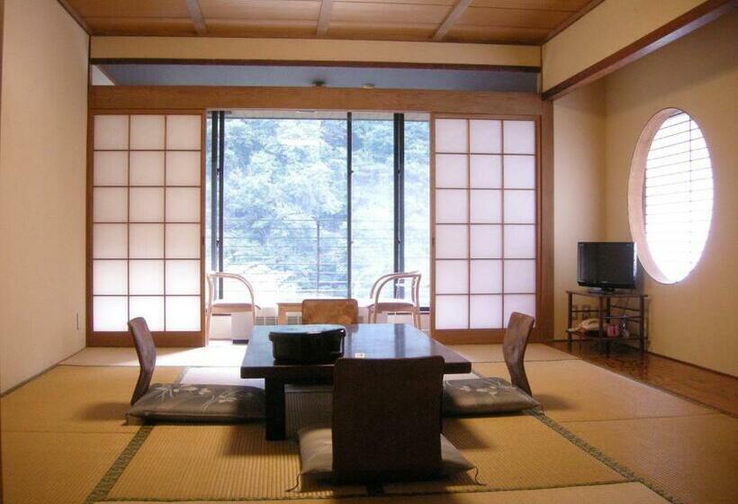 Dağ Manzaralı Standart Oda, Hiranoya