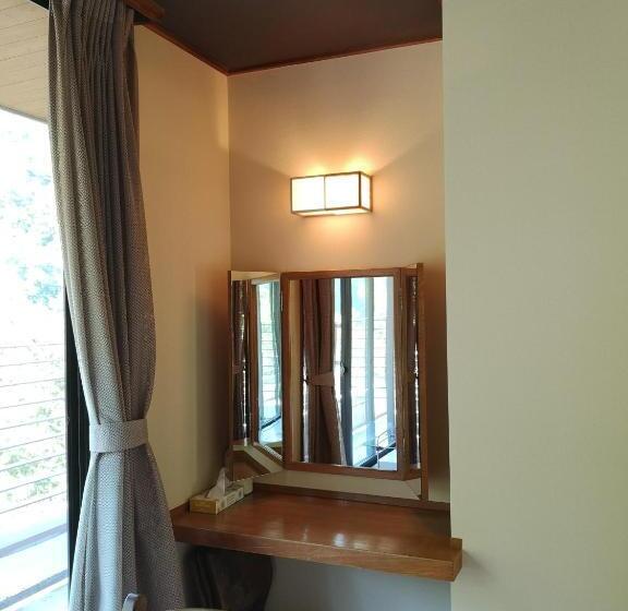 Standart Oda, Hiranoya