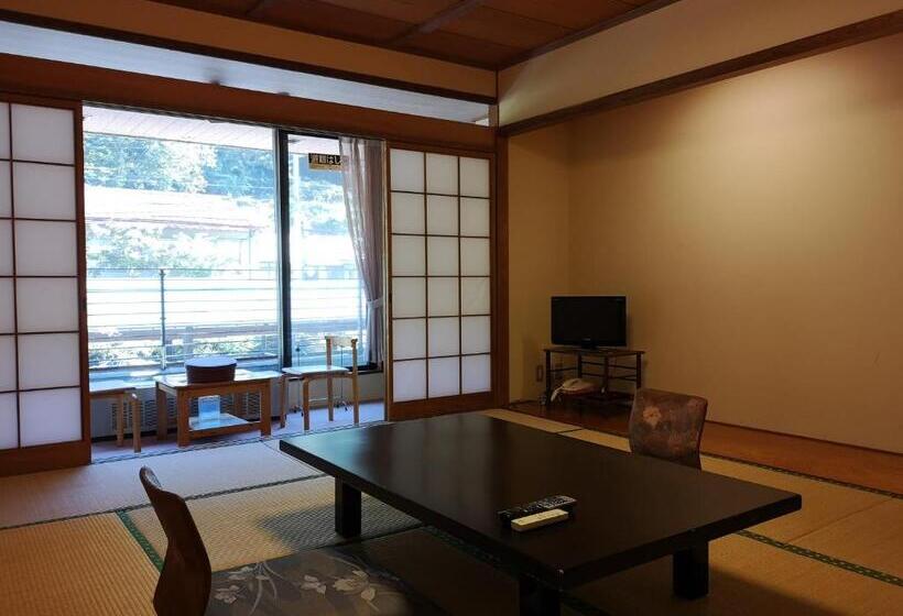 غرفة قياسية, Hiranoya