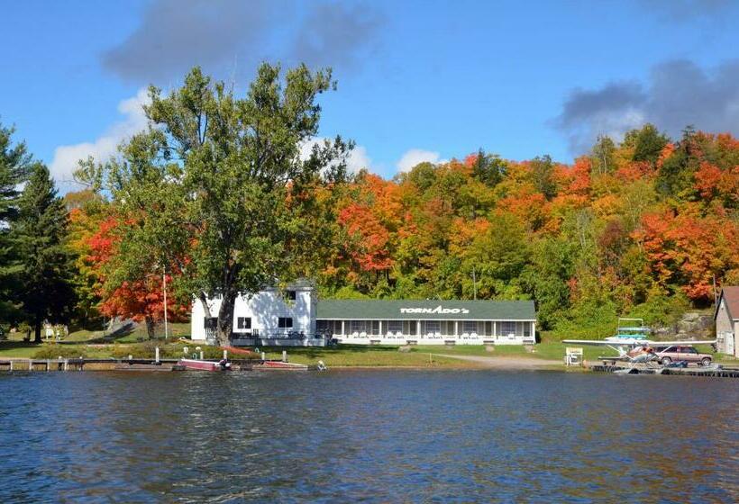 غرفة قياسية, Tornado S Motel