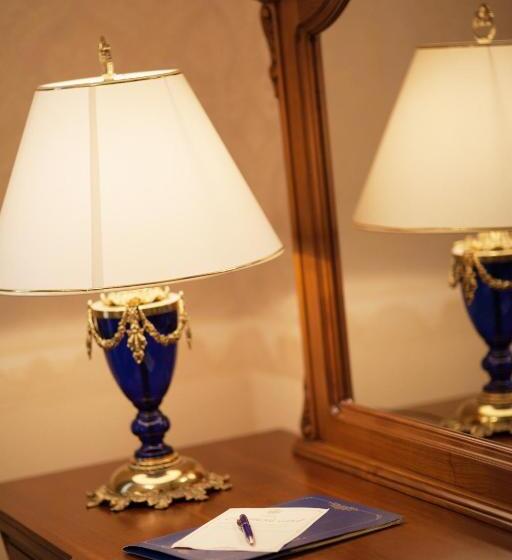 اتاق استاندارد, Grand Hotel London