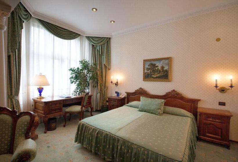 اتاق لوکس, Grand Hotel London