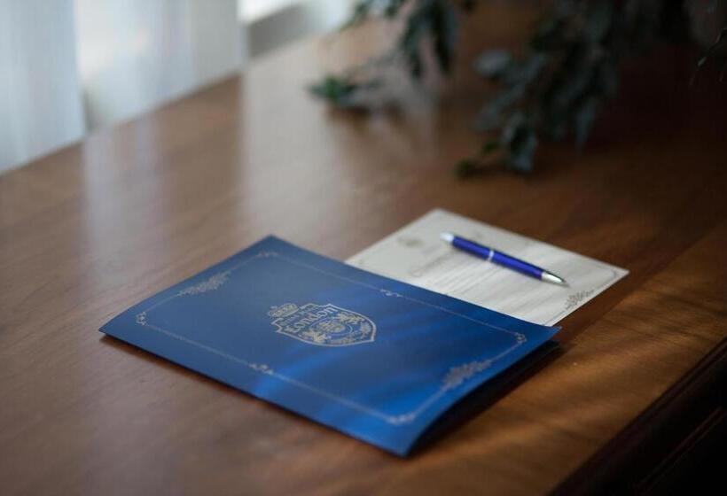 סוויטת ג'וניור, Grand Hotel London