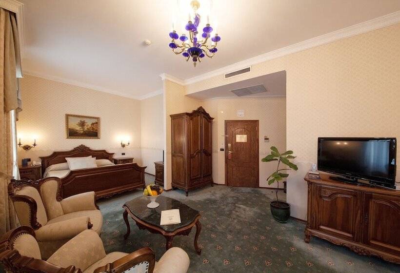 اتاق لوکس, Grand Hotel London