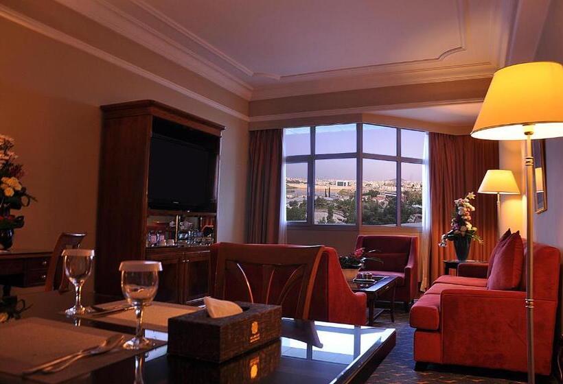 جناح إدارى, Abha Palace