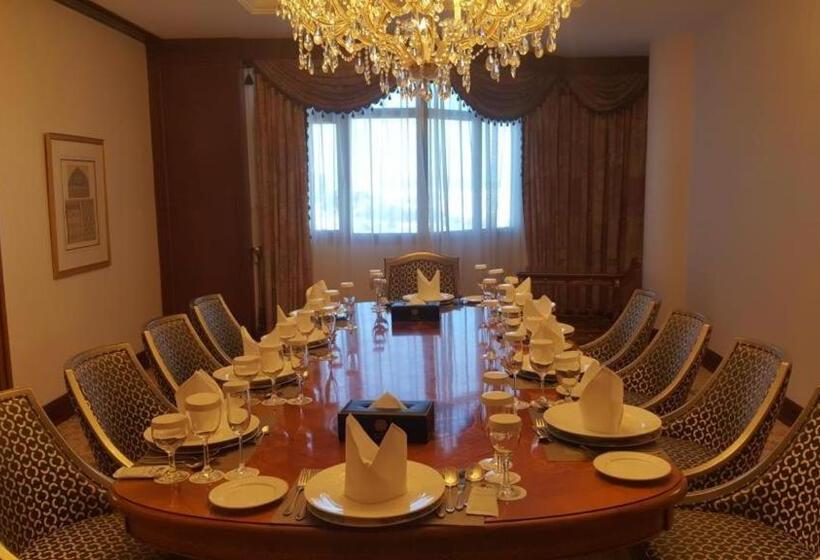 로얄 스위트, Abha Palace