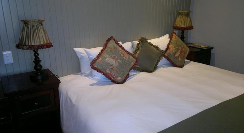 디럭스 스위트 킹 침대, Red Lion Inn & Suites Grimes