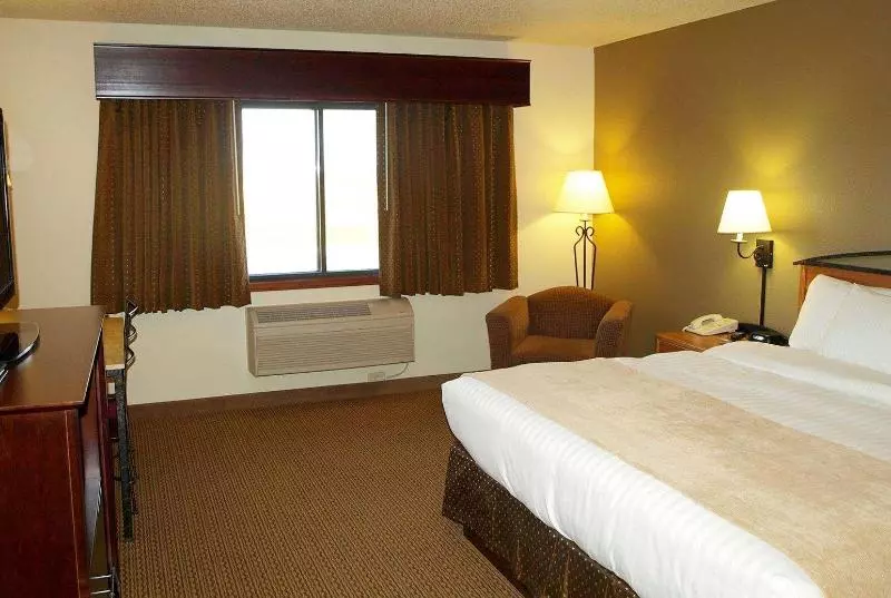 キングサイズベッドのスタンダードルーム, Red Lion Inn & Suites Grimes