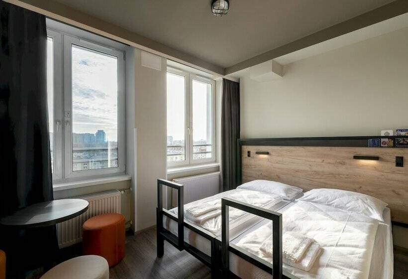 اتاق استاندارد یک نفره, a&o Koln Dom