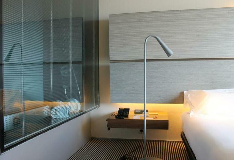 اتاق لوکس, B