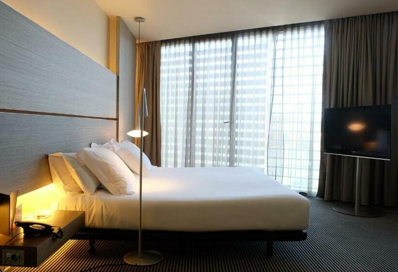 اتاق لوکس, B