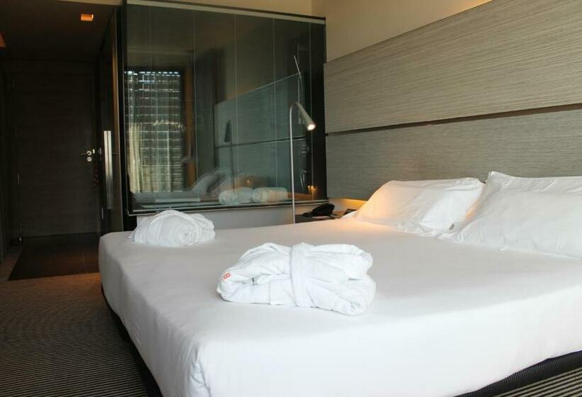 اتاق لوکس, B