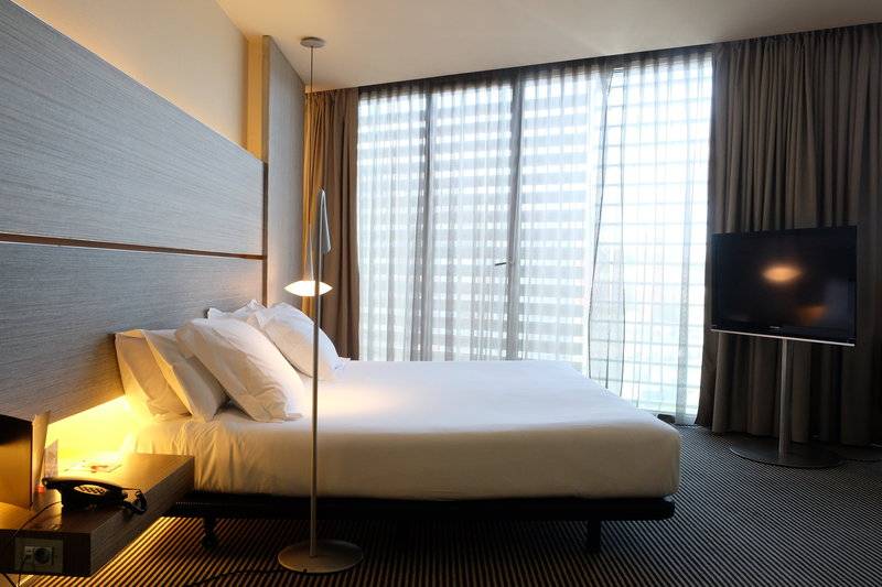 اتاق لوکس, B