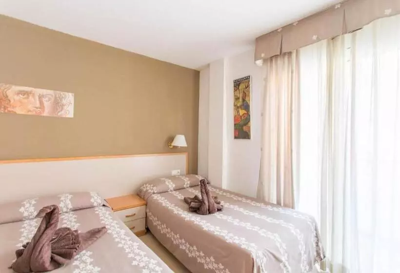 اتاق استاندارد با بالکن, Cosmos Tarragona