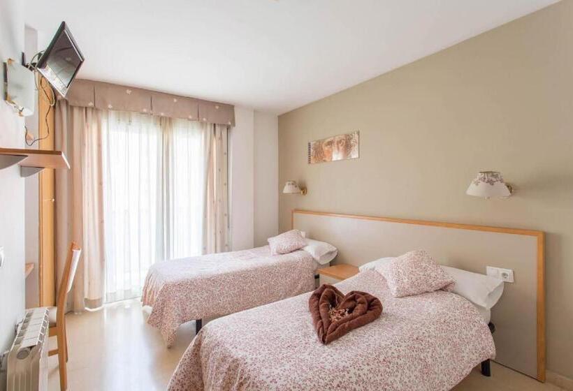 اتاق استاندارد با بالکن, Cosmos Tarragona