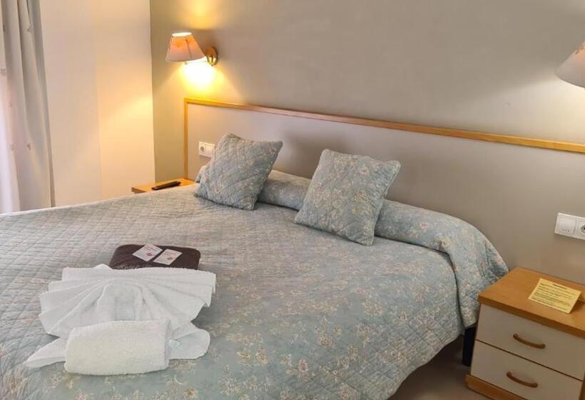 اتاق استاندارد با تخت بزرگ, Cosmos Tarragona