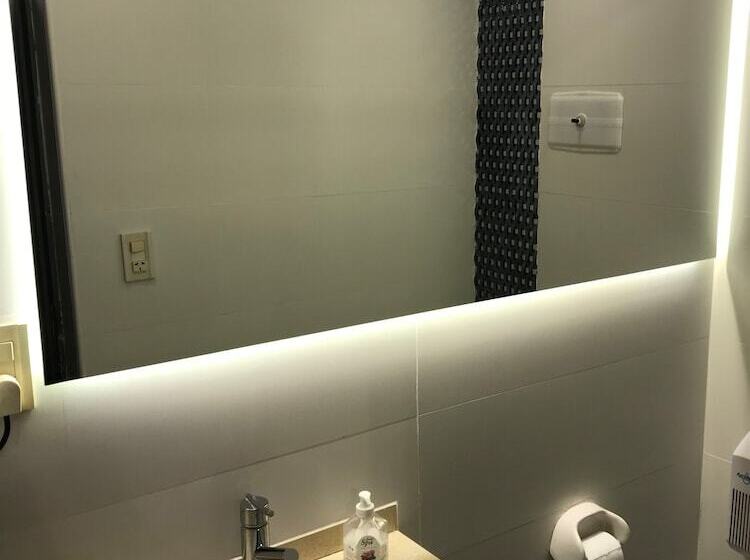 חדר סטנדרט לשלושה, Crillon Mendoza