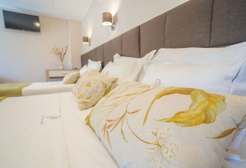 اتاق استاندارد سه نفره, Dinya Lisbon