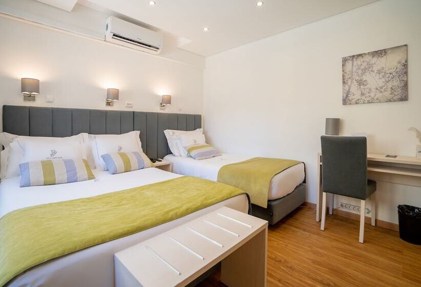 اتاق استاندارد سه نفره, Dinya Lisbon