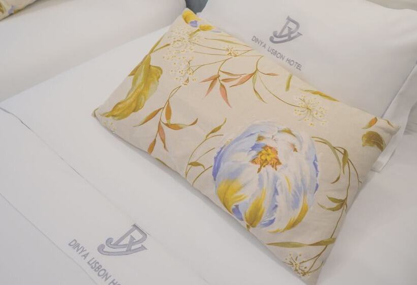 اتاق استاندارد سه نفره, Dinya Lisbon