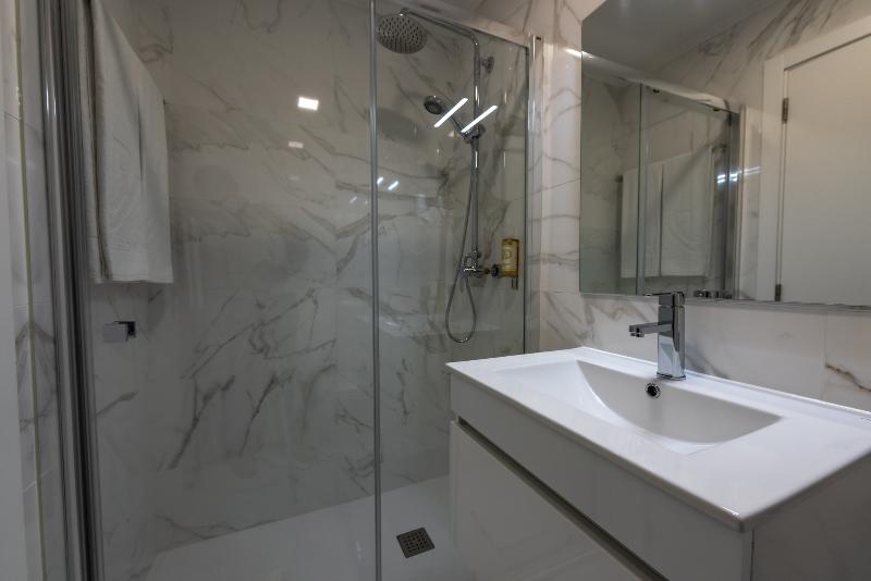 اتاق استاندارد, Dinya Lisbon