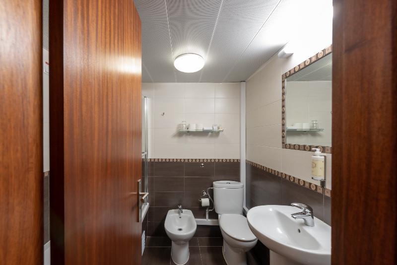 اتاق استاندارد یک نفره, Dinya Lisbon