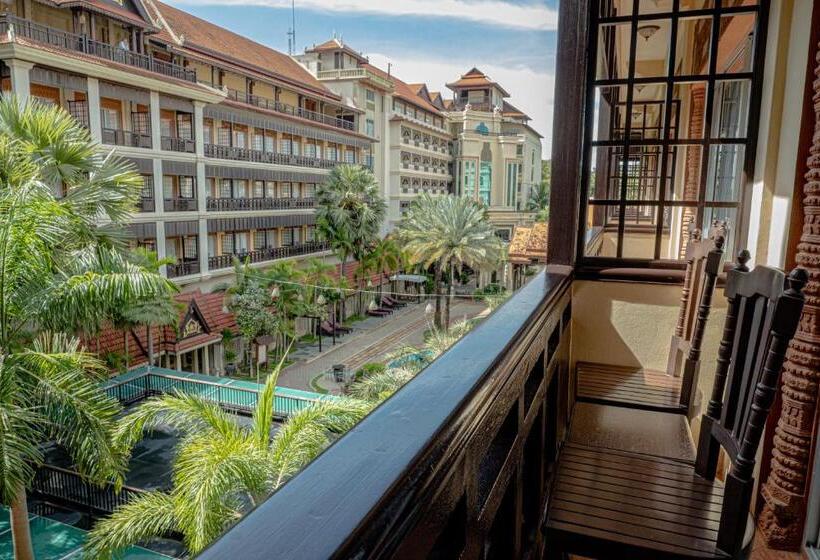 プールの見えるデラックスルーム, Empress Angkor Resort & Spa