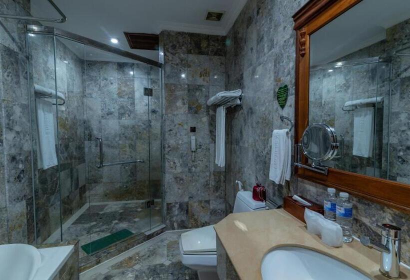 带花园景观的标准工作室, Empress Angkor Resort & Spa