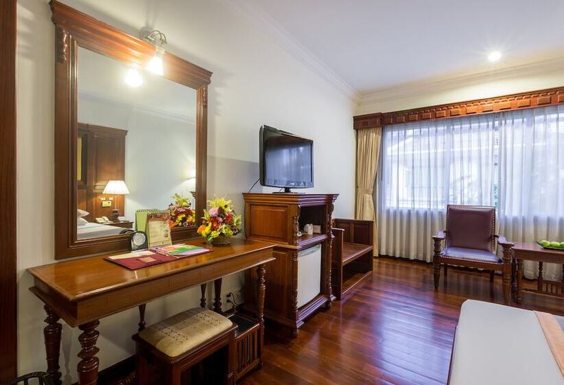 プールの見えるデラックスルーム, Empress Angkor Resort & Spa