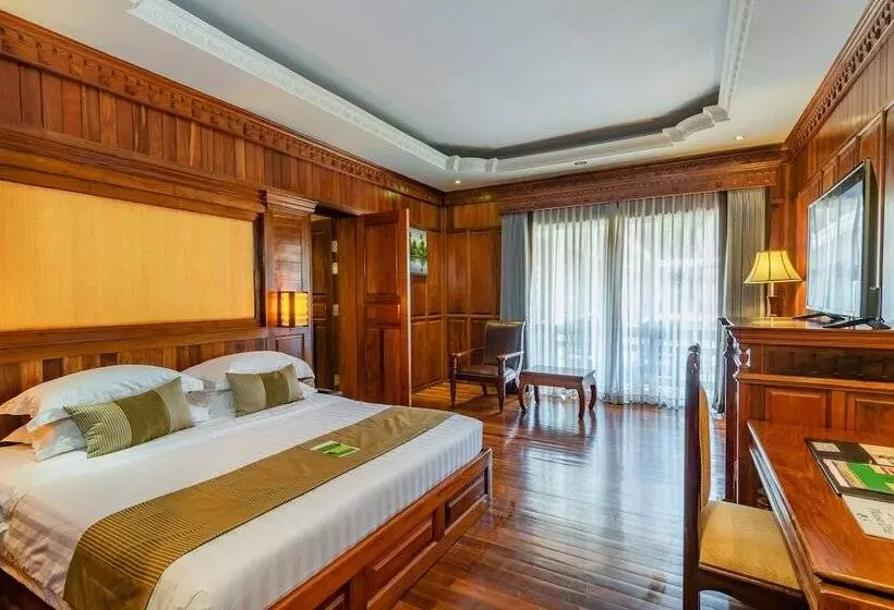プールの見えるデラックスルーム, Empress Angkor Resort & Spa