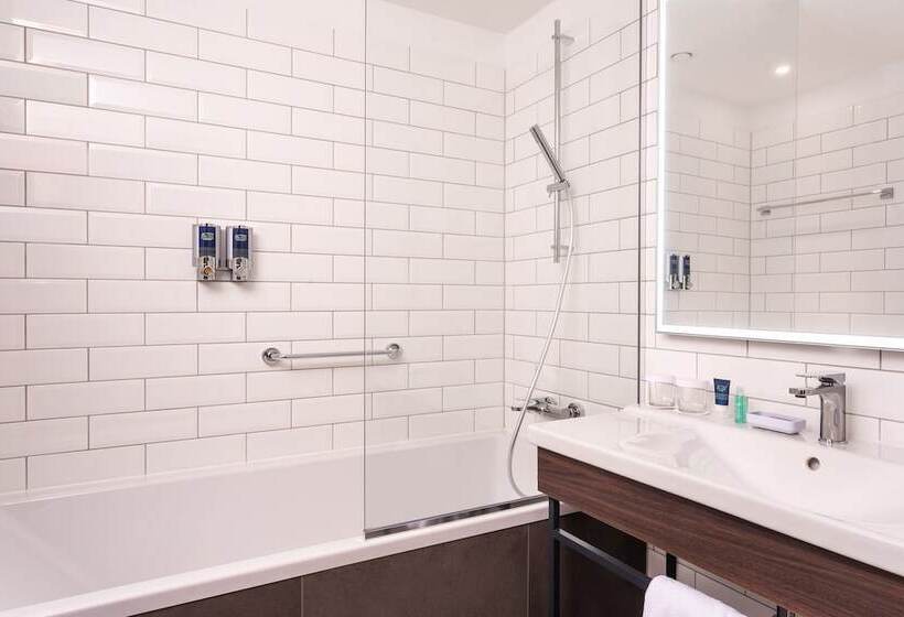 اتاق سوپریور, Four Points By Sheraton Ljubljana Mons