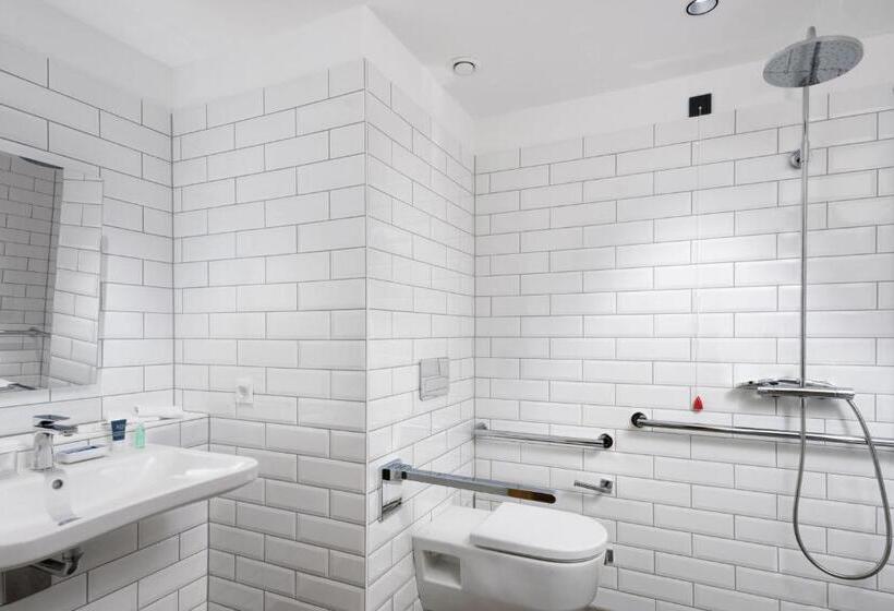 اتاق سوپریور با تخت بزرگ, Four Points By Sheraton Ljubljana Mons