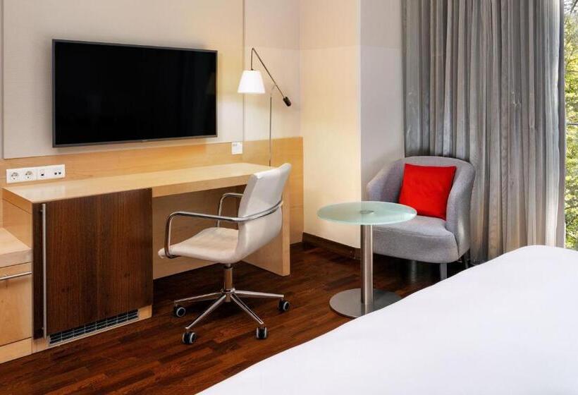 اتاق لوکس, Four Points By Sheraton Ljubljana Mons