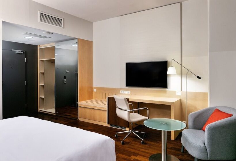 اتاق لوکس, Four Points By Sheraton Ljubljana Mons