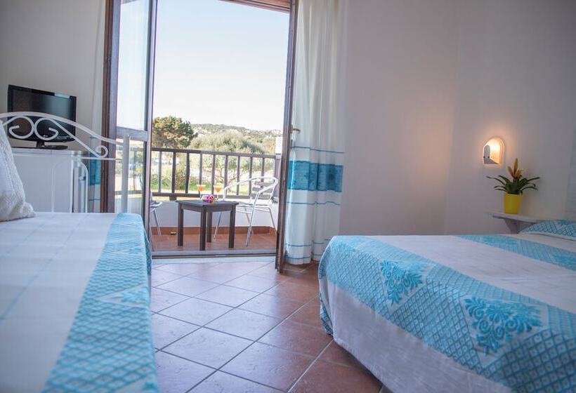 带阳台的三人标准间, Lh Hotel La Funtana