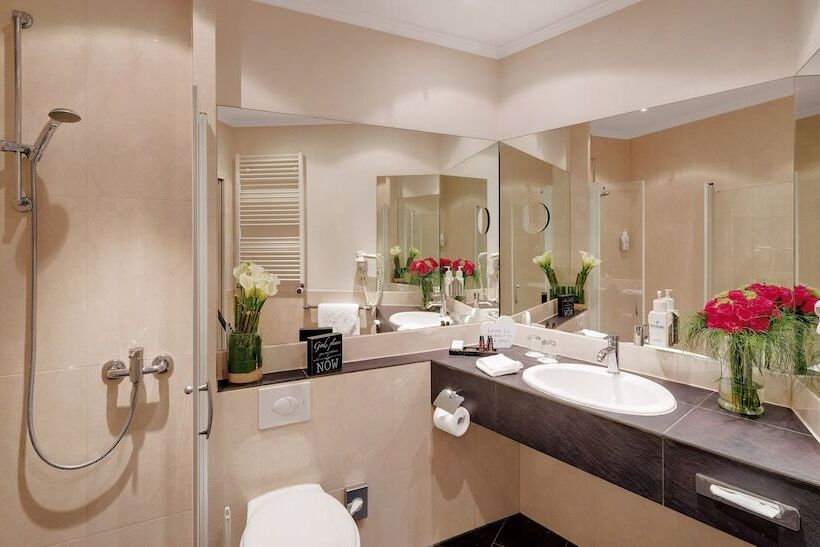 اتاق کلاس بیزنس, Nells Park