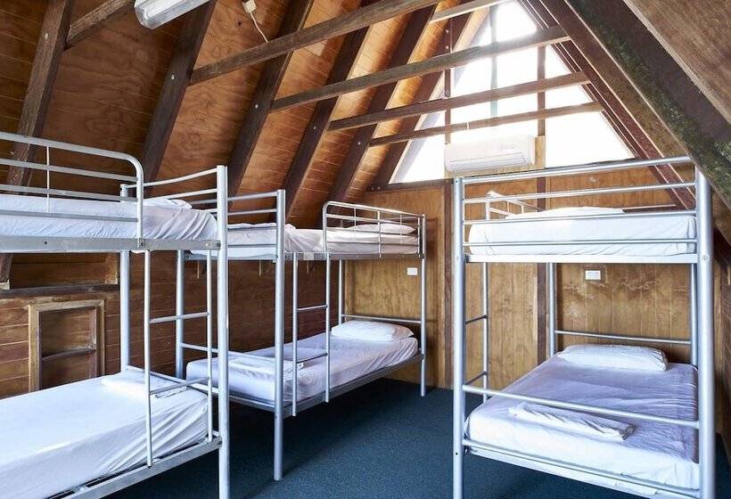 ルームシェアのワンベッド, Nomads Magnetic Island