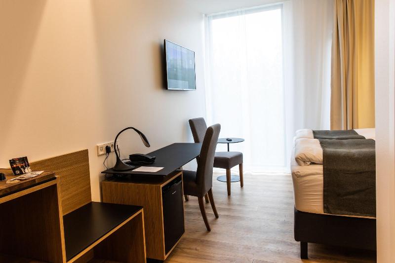 Семейный Номер Вид на Море, Omorika