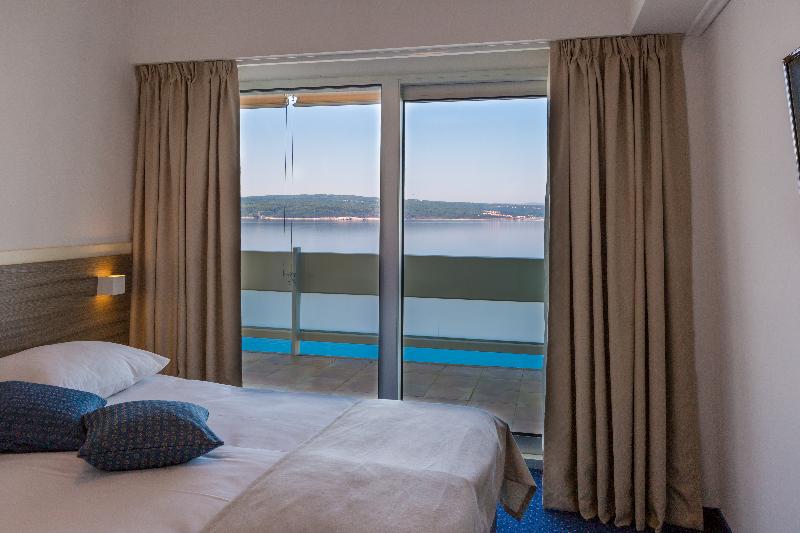 Семейный Номер Вид на Море, Omorika